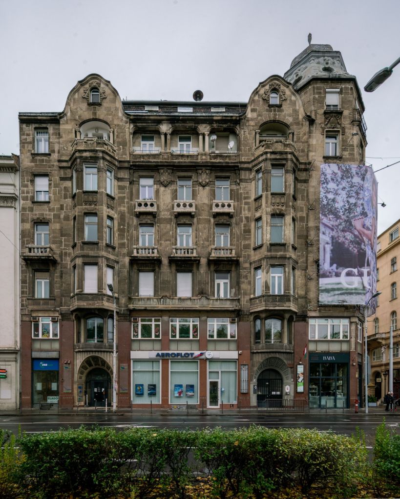 József Attila utca 18, a stunning example of early 20th-century architecture, stands as a testament to Budapest's rich architectural heritage.