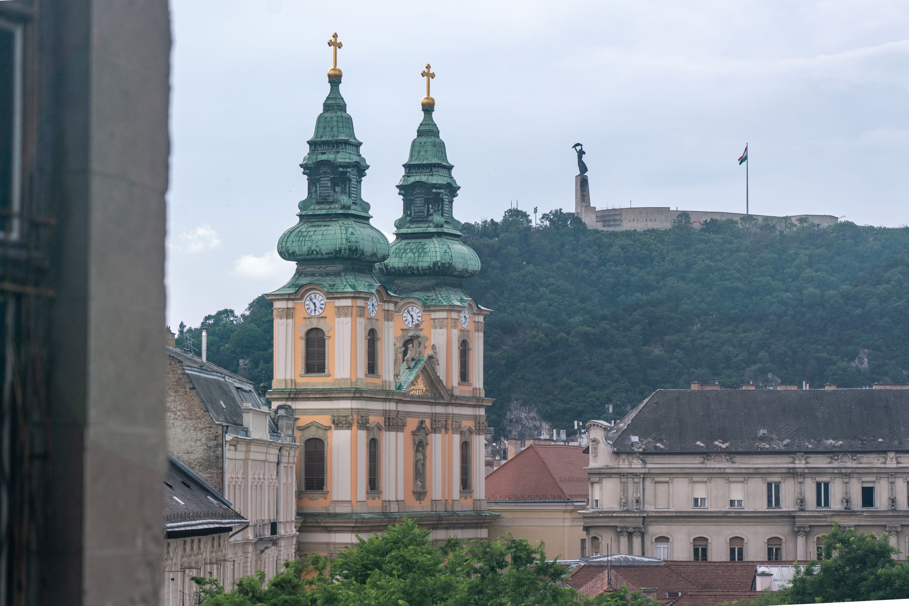 The view from Múzeum körút 19 in Budapest: A partially abandoned building designed by Miklós Ybl for Zsigmond Róth