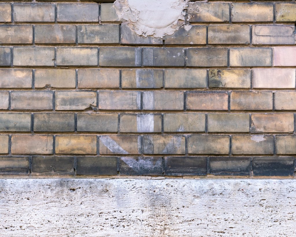 An old shelter sign on Jurisich Miklós utca in Budapest