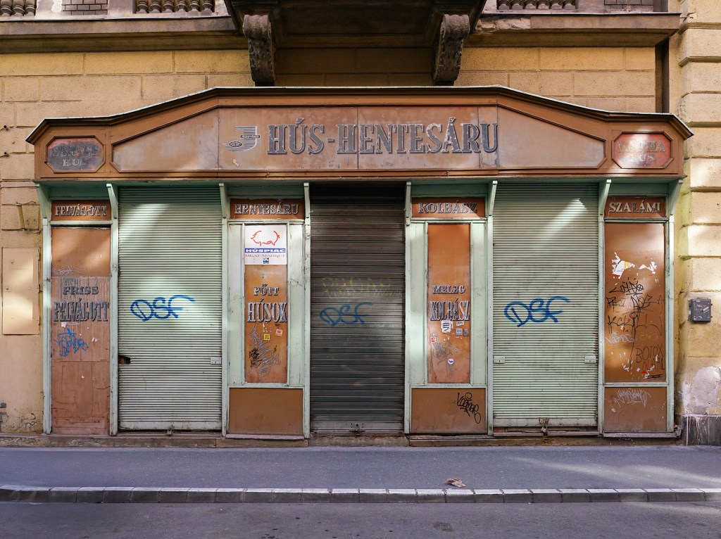 Ghost Signs and Vintage Signs in&nbsp;Budapest