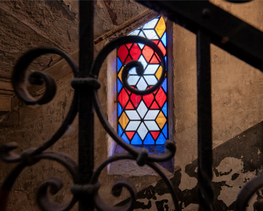 Hidden Treasures in an Old Staircase of&nbsp;Budapest