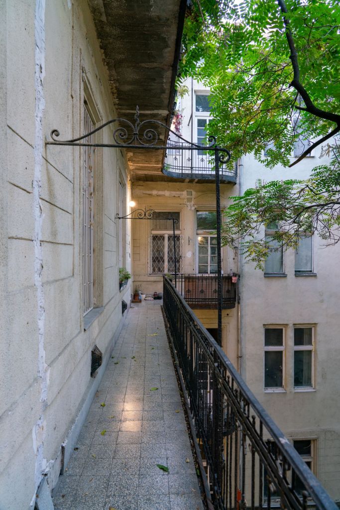 Art Nouveau detail of Csokonai utca 8, a house designed by Gyula Fodor