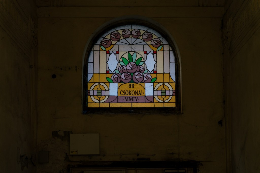 Art Nouveau stained glass in Csokonai utca 8, a building designed by Gyula Fodor