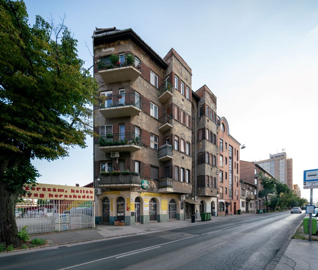 Modernist architecture in Budapest : Nagy Lajos király útja&nbsp;104