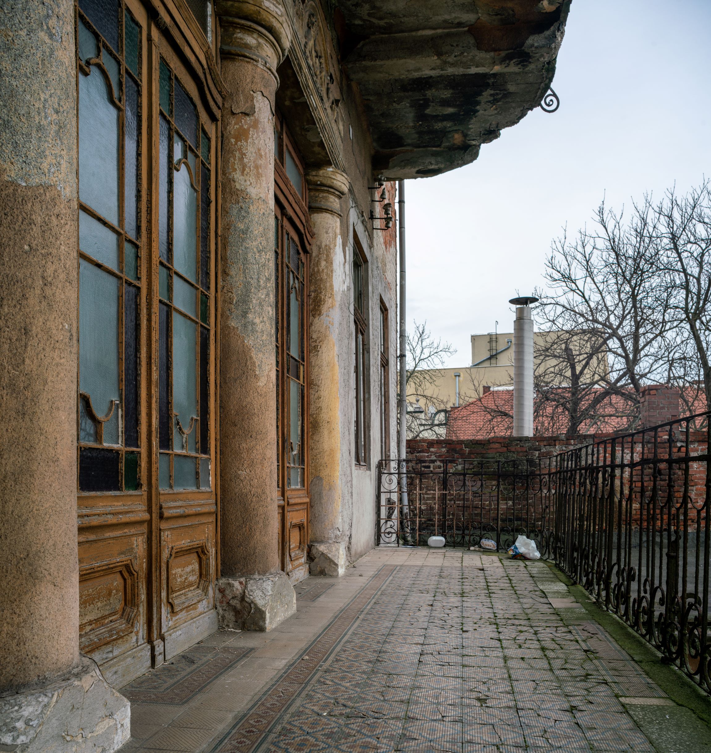 An abandoned house in Miskolc, Hungary. It was built around 1909-1910 for the Weisz family.