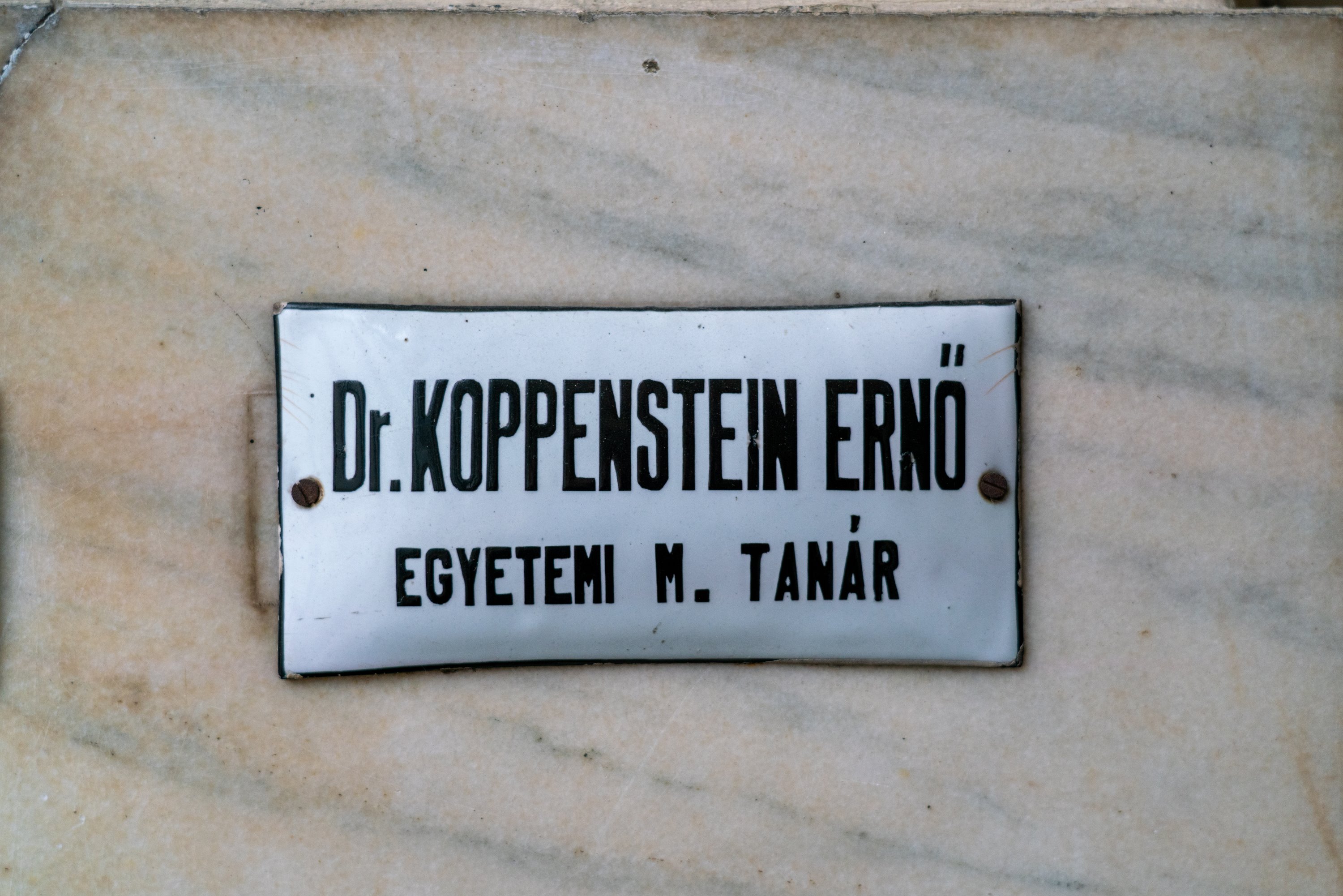 Enamel Plate of Dr. Koppenstein Ernő in Belgrád rakpart 13-15, Budapest