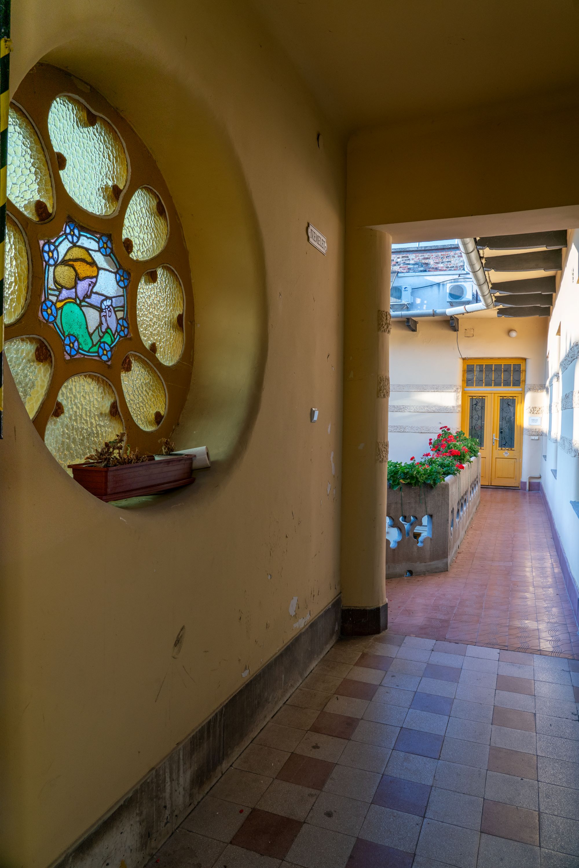 Budapest - Orlay utca 2b, Art Nouveau building designed by István Medgyaszay