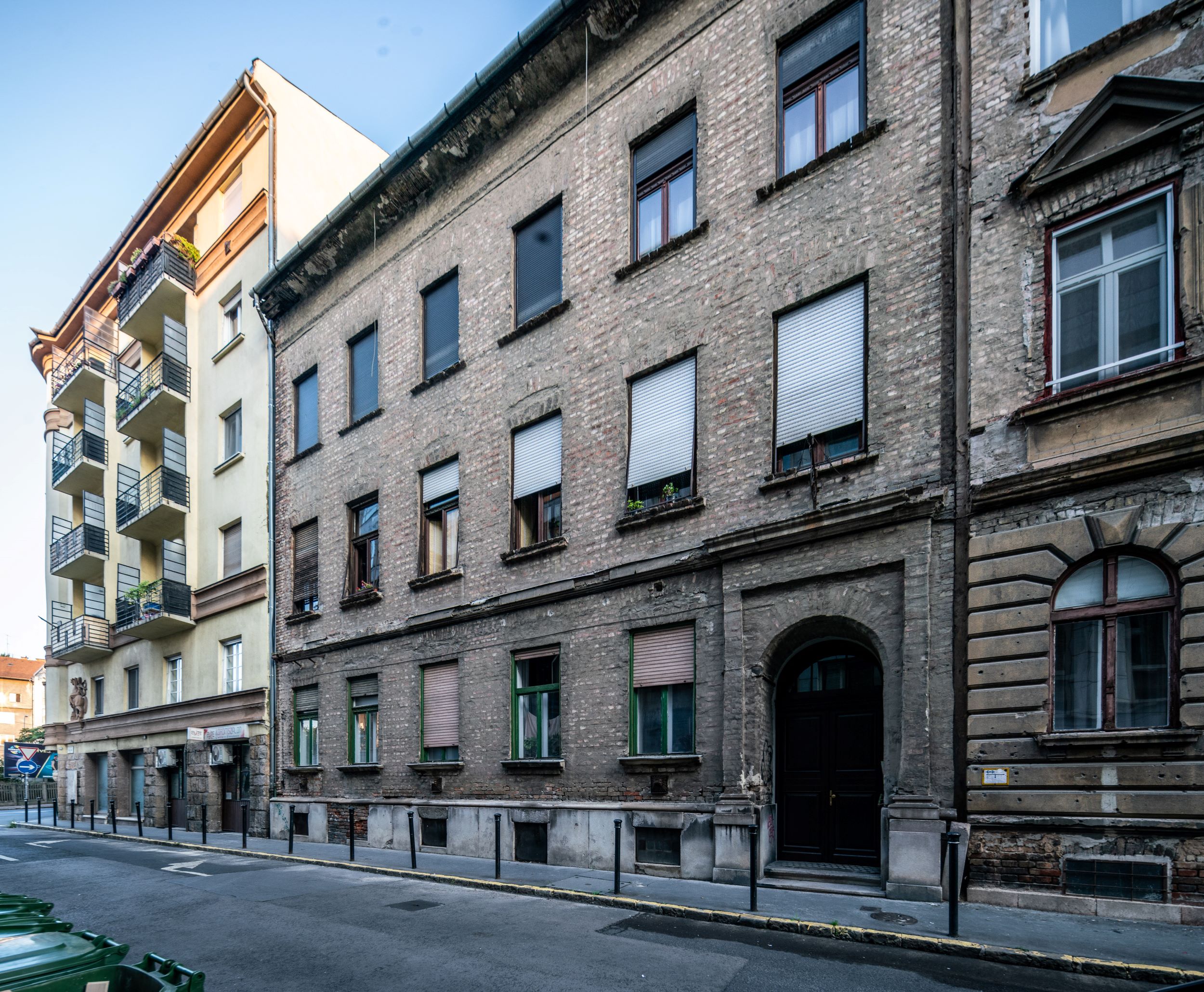 Pálya utca 15: Old House with Bullet Holes from 1945