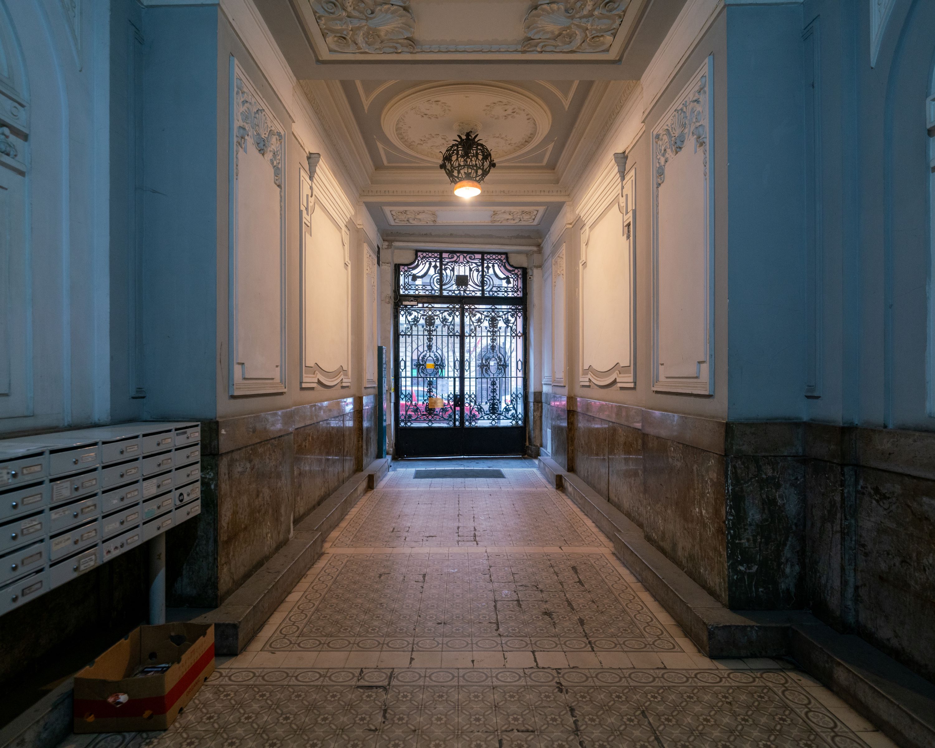 The entrance of Semmelweis utca 4