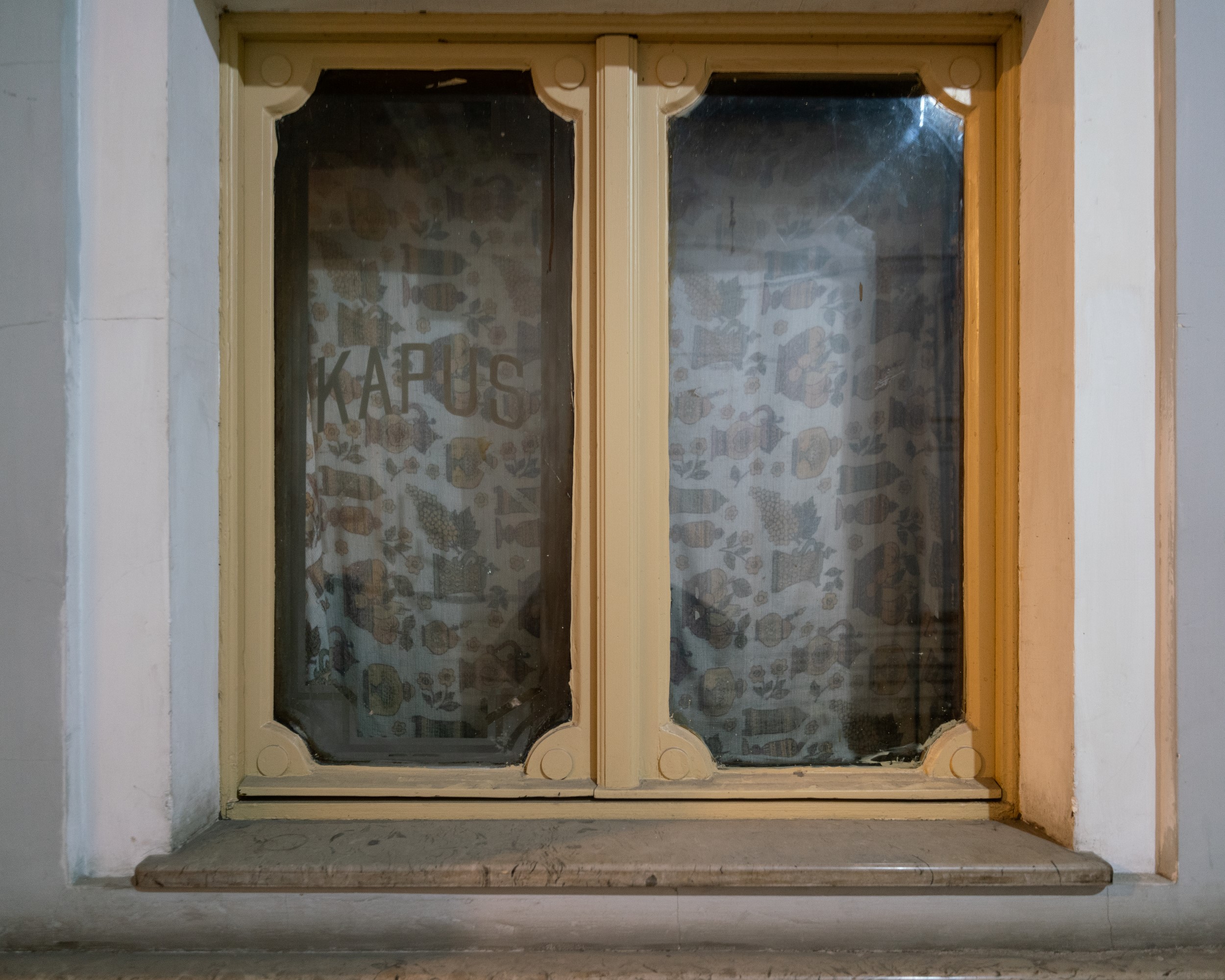 "Kapus" - doorkeeper at Semmelweis utca 4