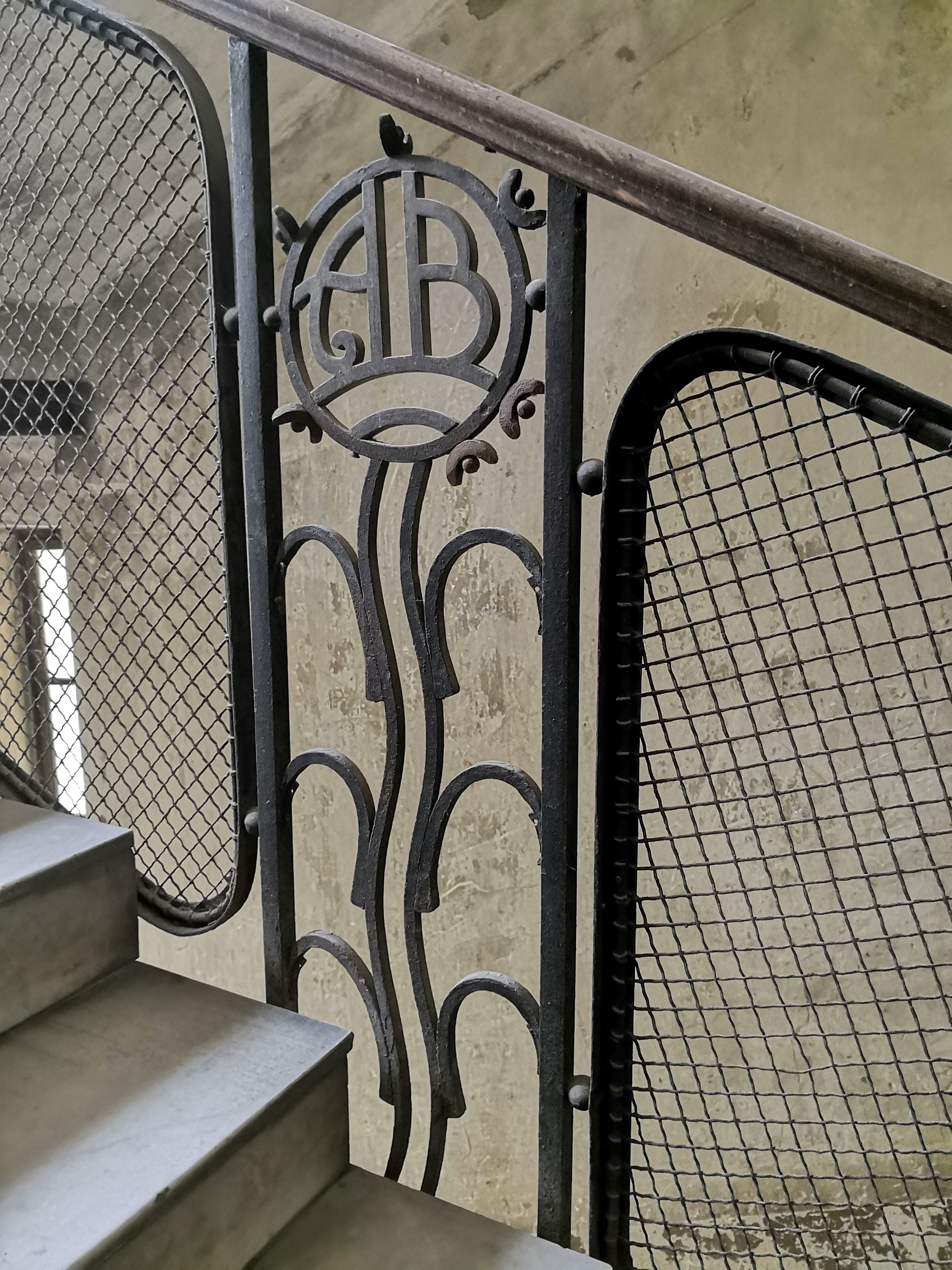 Dohány utca 22: The Art Nouveau Árkád Bazár building