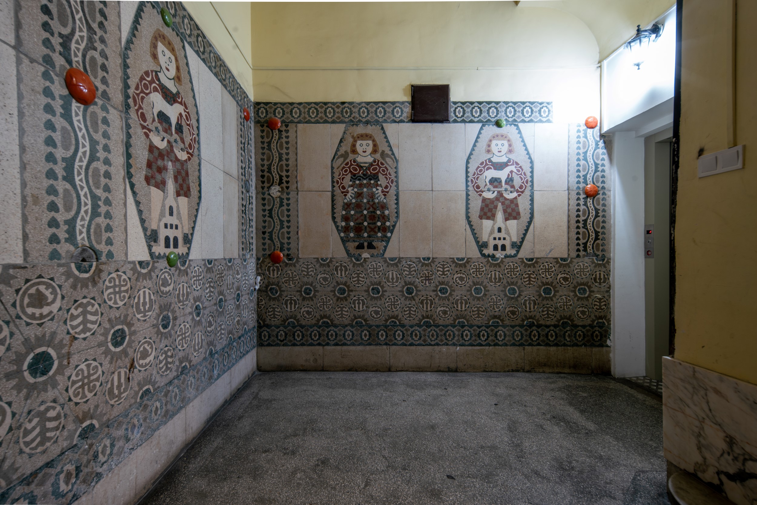 Dohány utca 22: The Art Nouveau Árkád Bazár building