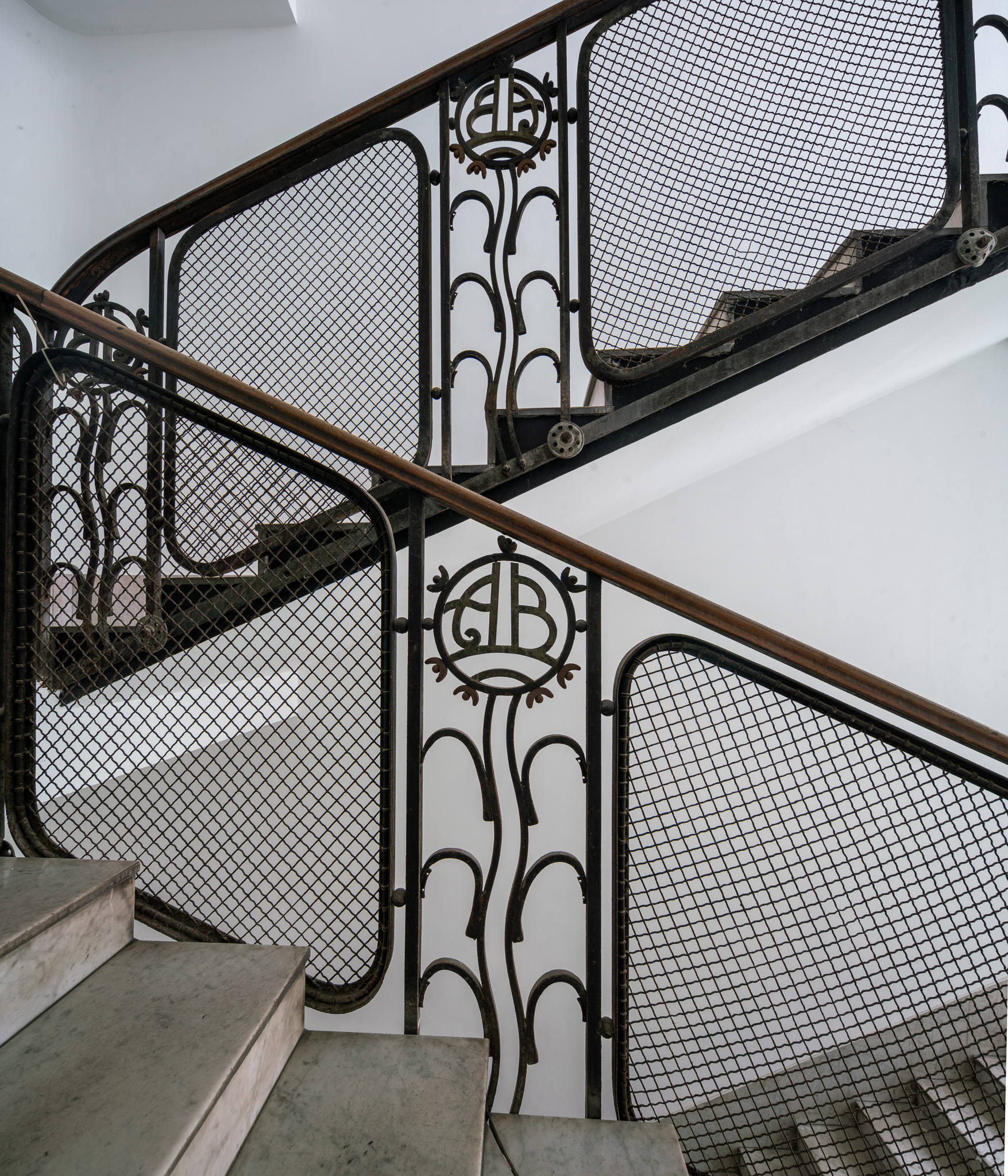 Dohány utca 22: The Art Nouveau Árkád Bazár building