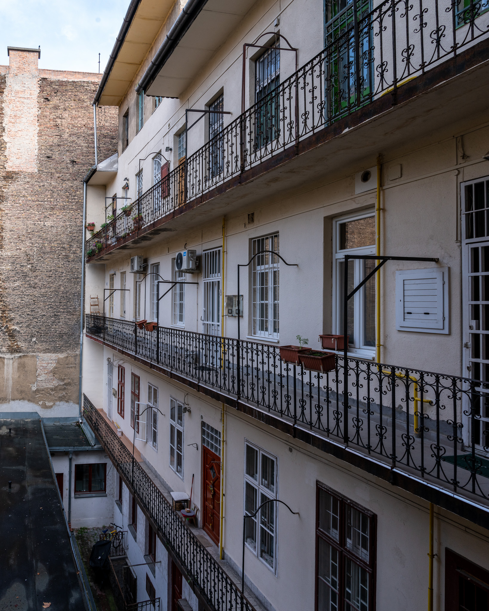 Budapest old house Csengery utca 15