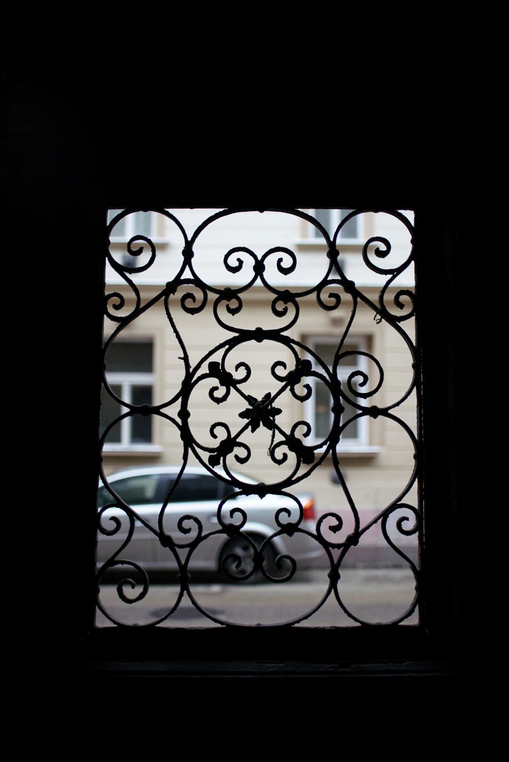 Lenhossék utca 5: Alcohol and Pocket&nbsp;Knife