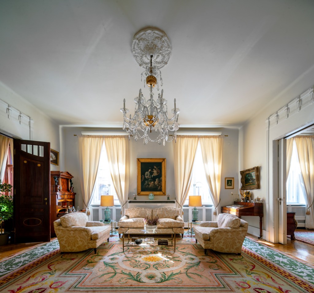 Sanctuary and Diplomacy: The Building of the Spanish Embassy in&nbsp;Budapest