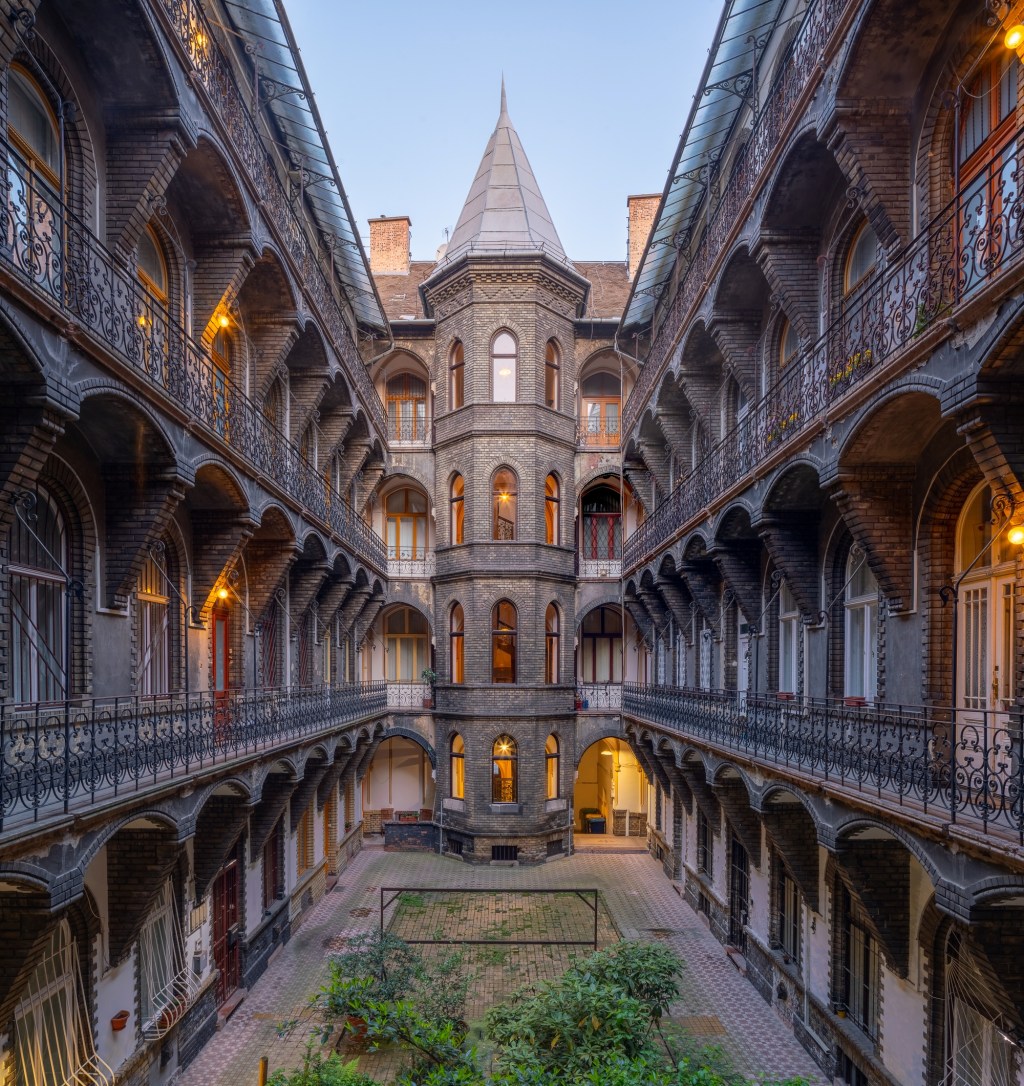 József körút 62: Hogwarts vibes in&nbsp;Budapest