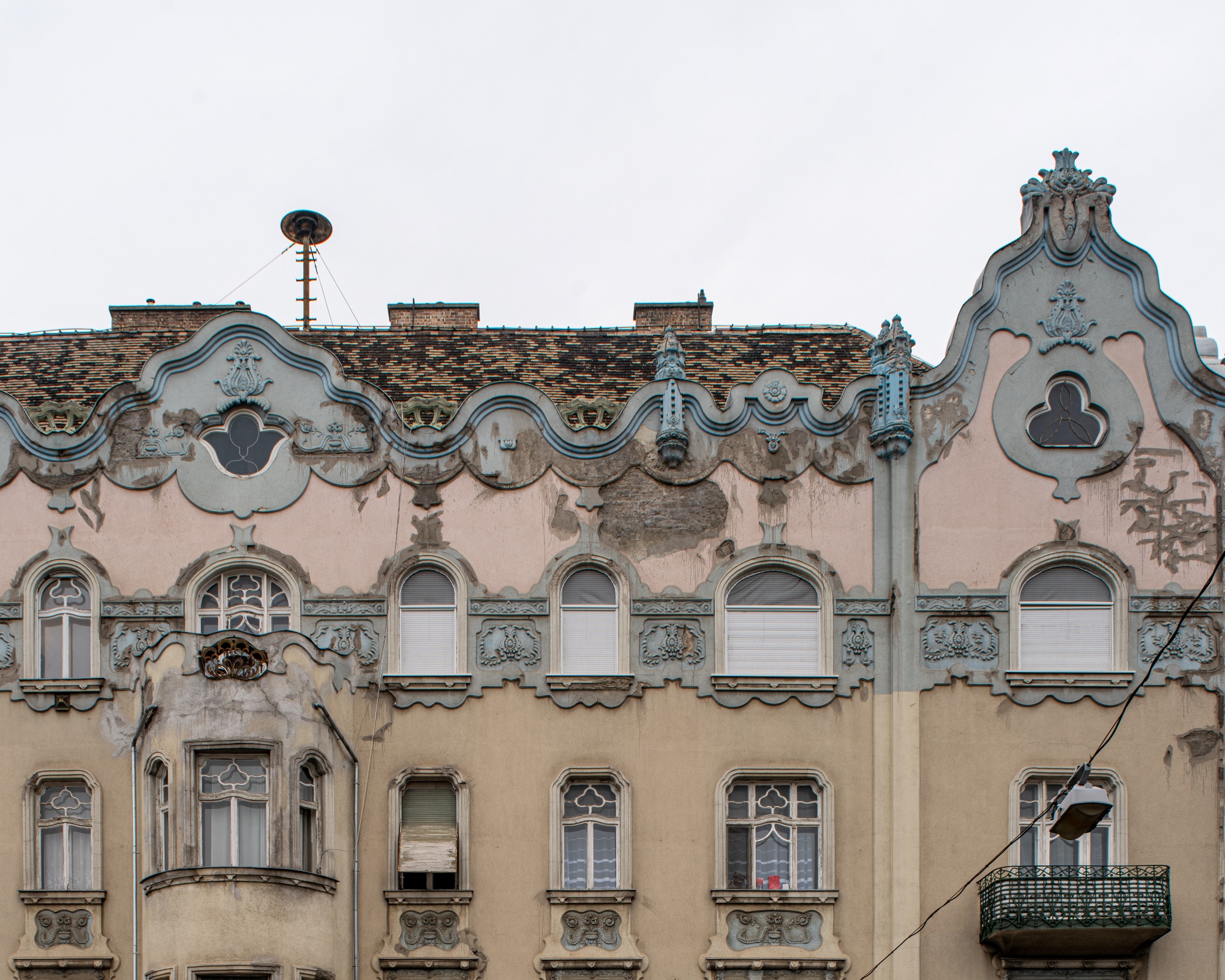 Thököly út 46: The Art Nouveau Szenes-Ház in Budapest