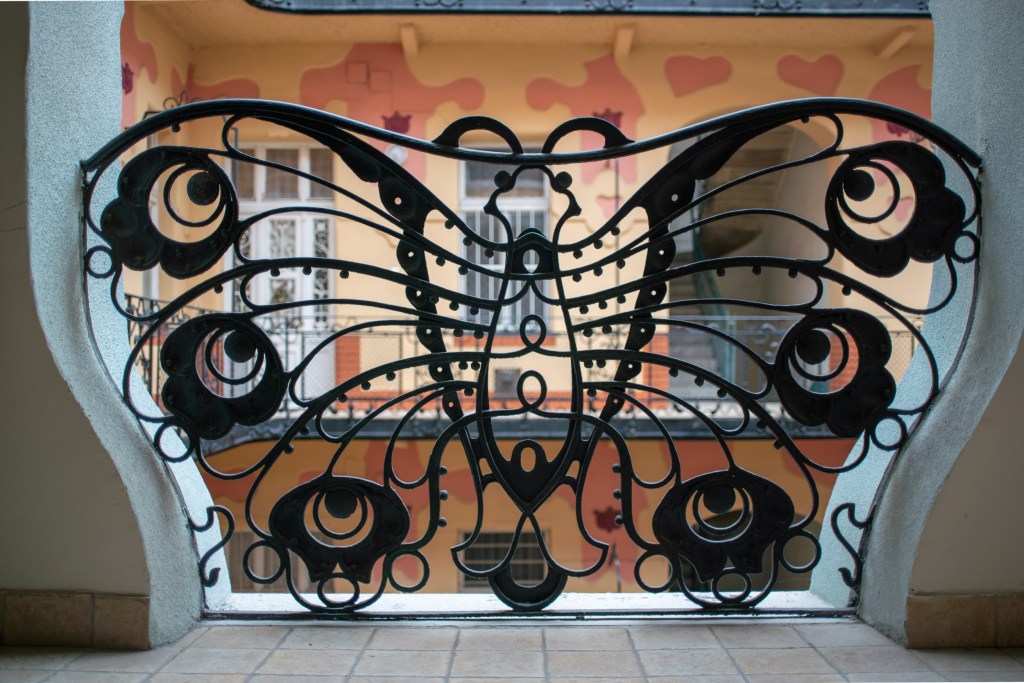 The Art Nouveau Butterflies of Thököly út&nbsp;46