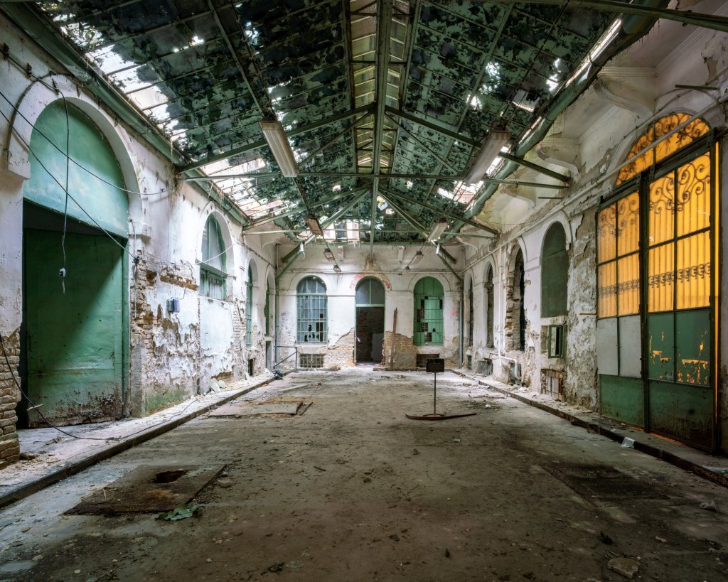Budapest: The Glass-Courtyard&nbsp;Building